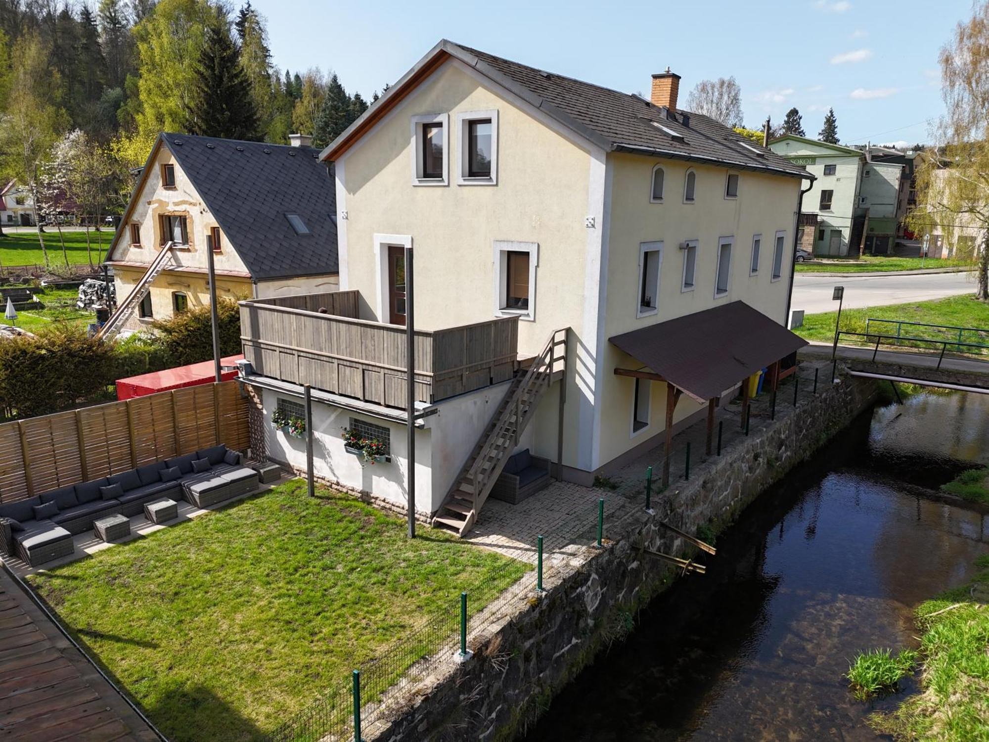 Hotel Feelmountains Teplice nad Metují Esterno foto